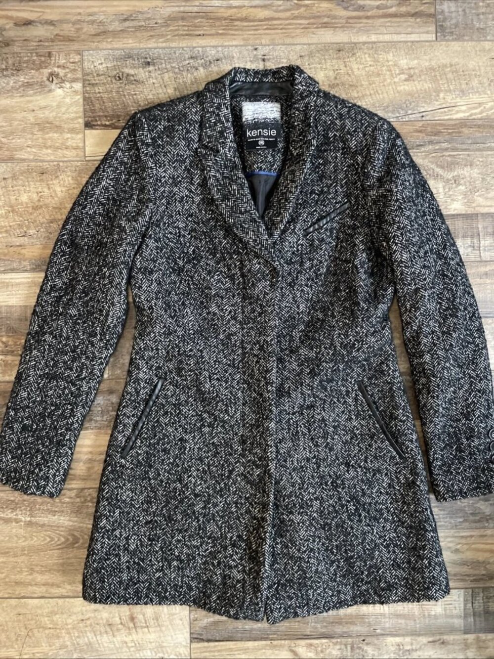 Kensie Women’s Tweed Coat Size Medium Black & White Wool Button Up, Pockets